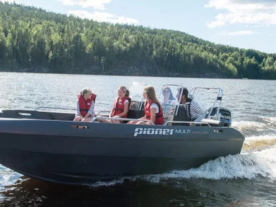 Choose boat for your family